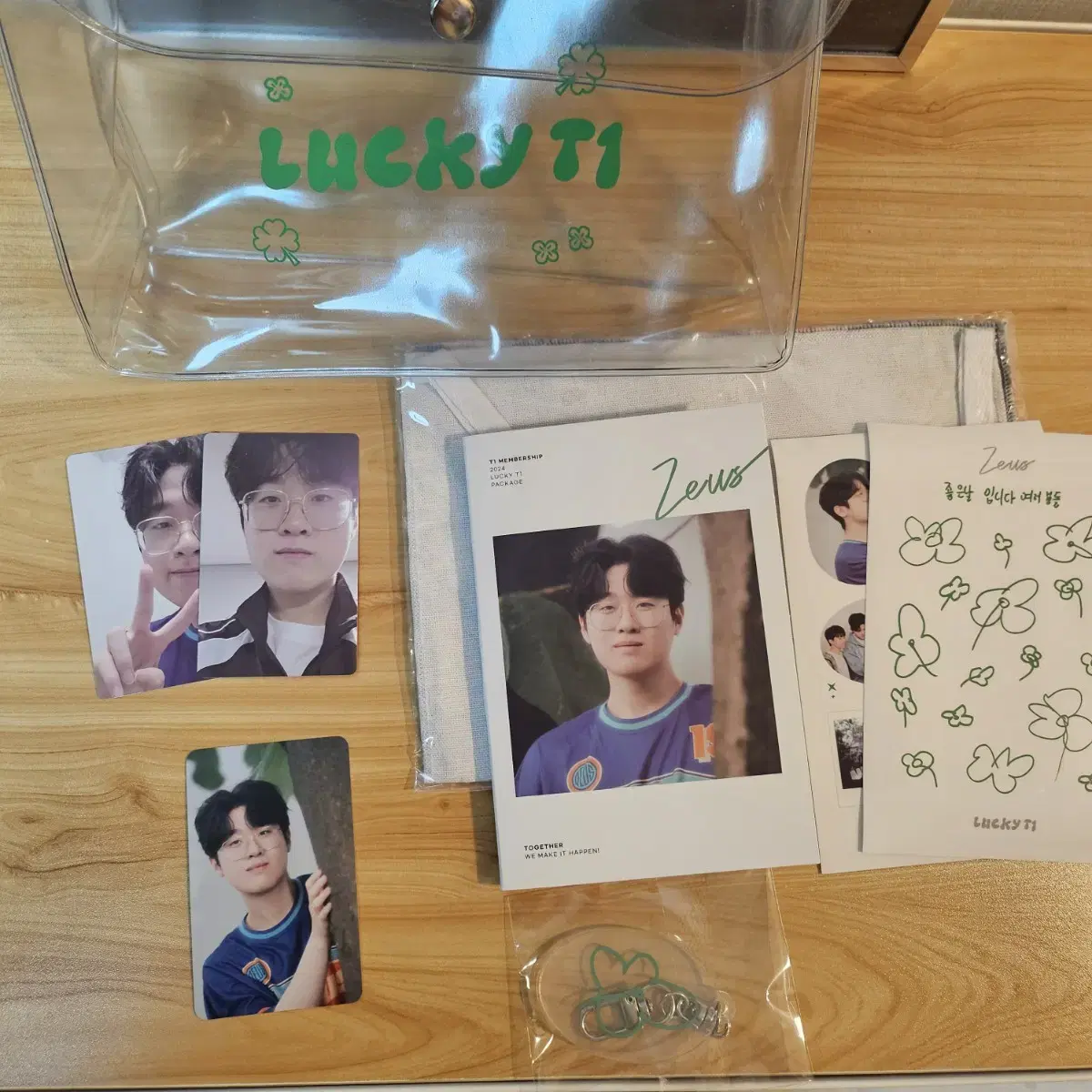 Zeus Lucky Tee One + photocard A/B + Viewing Party pre-order benefit Pokka + Tikka postcard