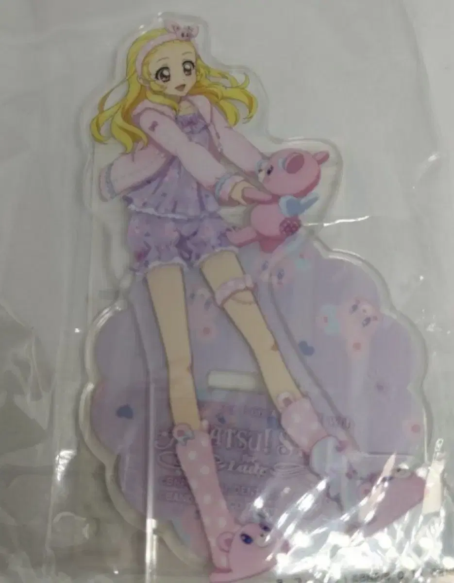 Ichigo Aikatsu's pajamas acrylic are for sale