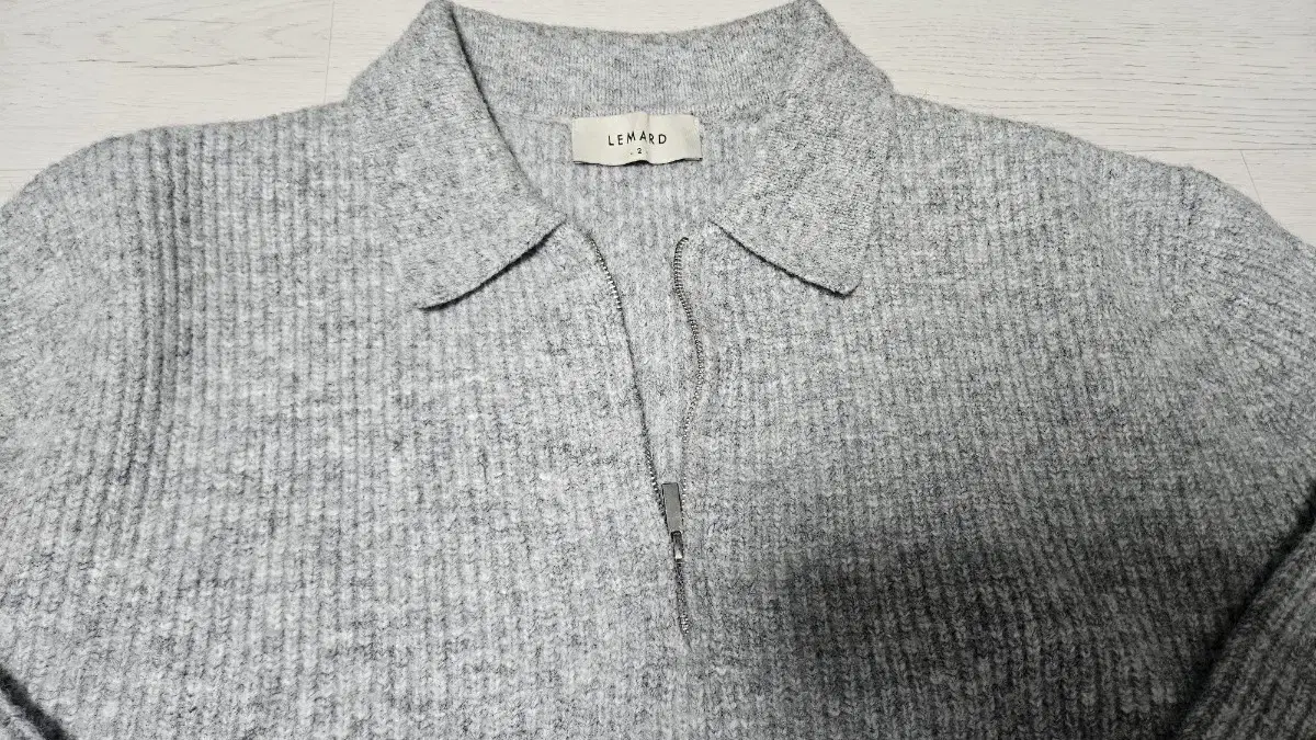 [2] Remade wool semi open-knit vahn in gray