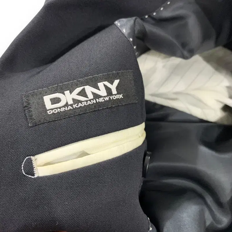 DKNY 베이직 울 블레이저 s04205