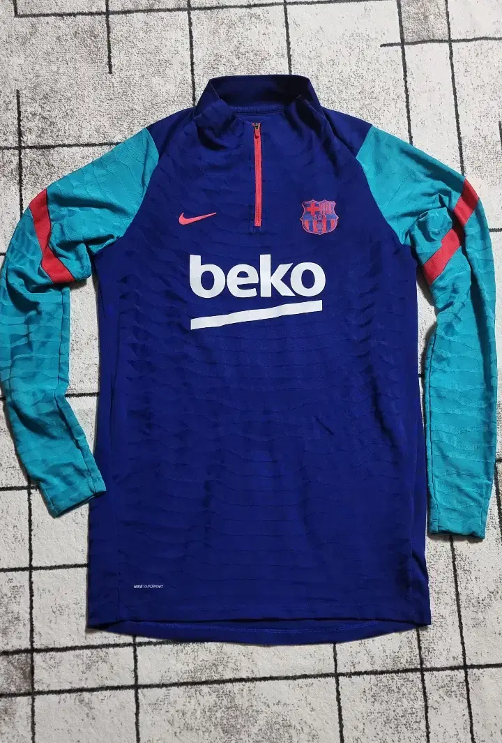 Nike 20-21 Barcelona Bayern Drill Top Half-Zip Up Size M