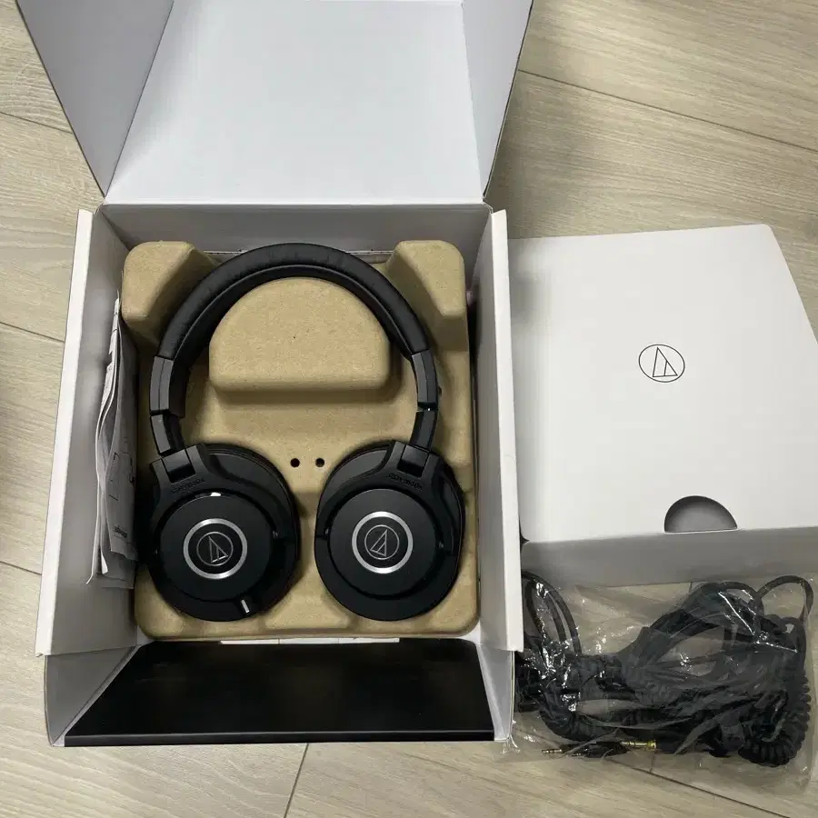 오디오테크니카 ATH-M40X 모니터링용 헤드폰