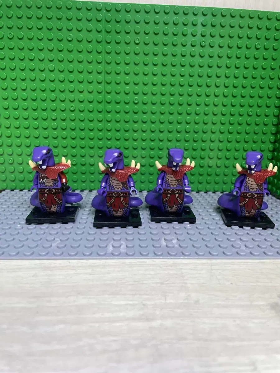 LEGO NINJAGO Anacondry Figures