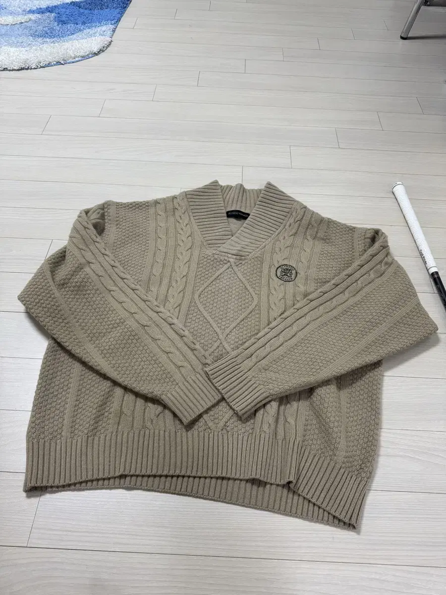 Versace Pretzel Knit / Size 105