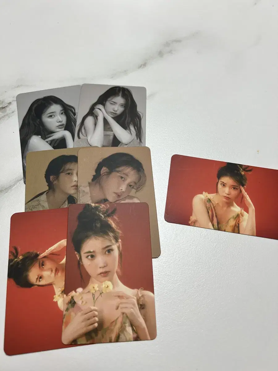 IU Airpeel photocard 6 types + 1 type is a bonus