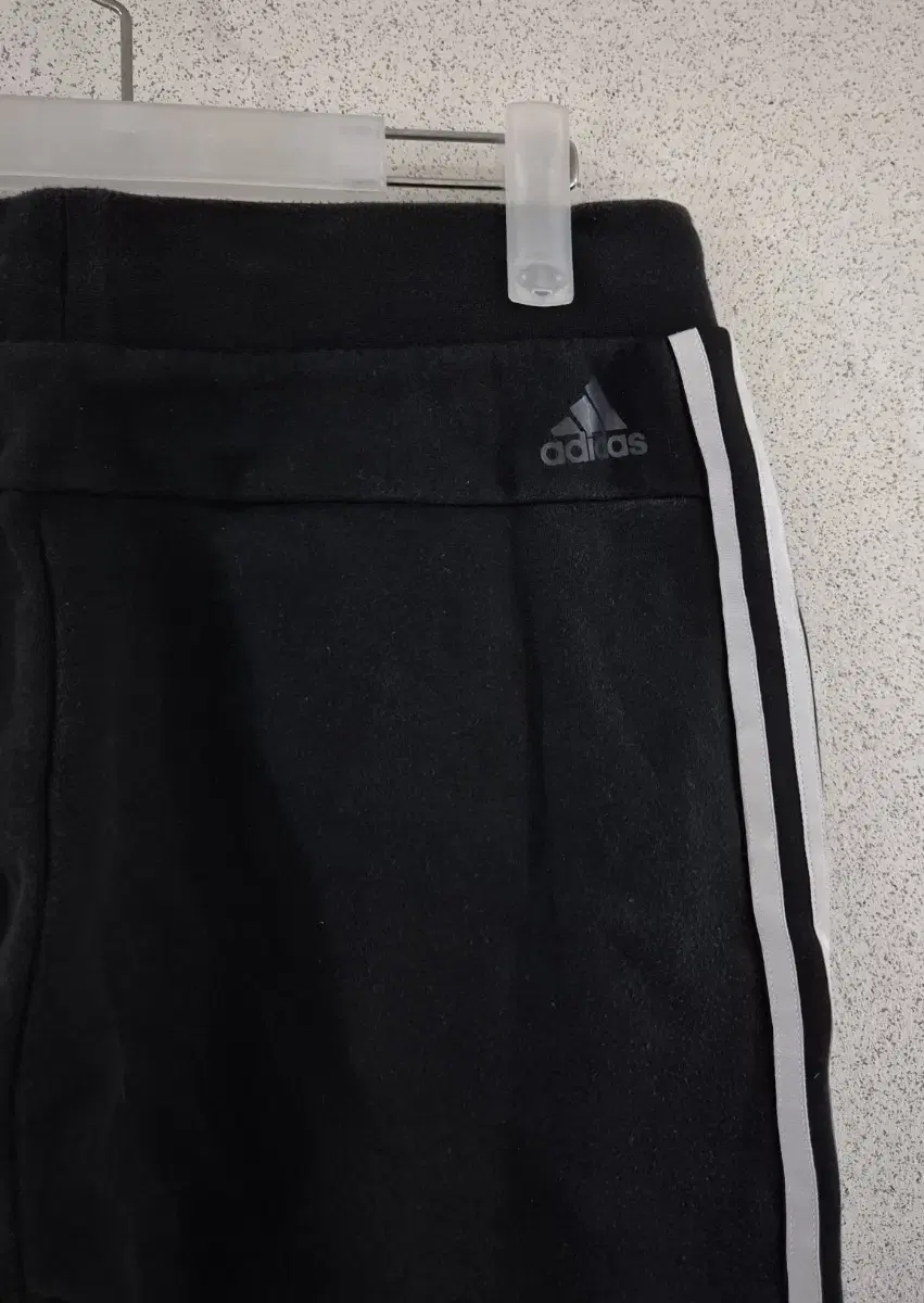 adidas Training Pants size L