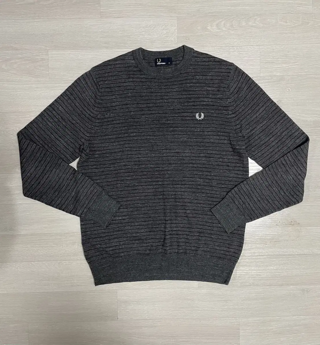 Genuine) Men's Fred Perry Round Knit