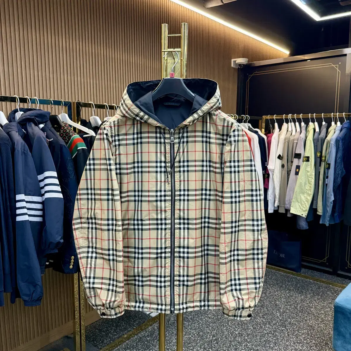 [Size S] Burberry Reversible Vintage Check Windbreaker.