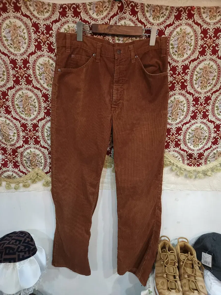 Levi's 70s 517 White Label Corduroy Pants