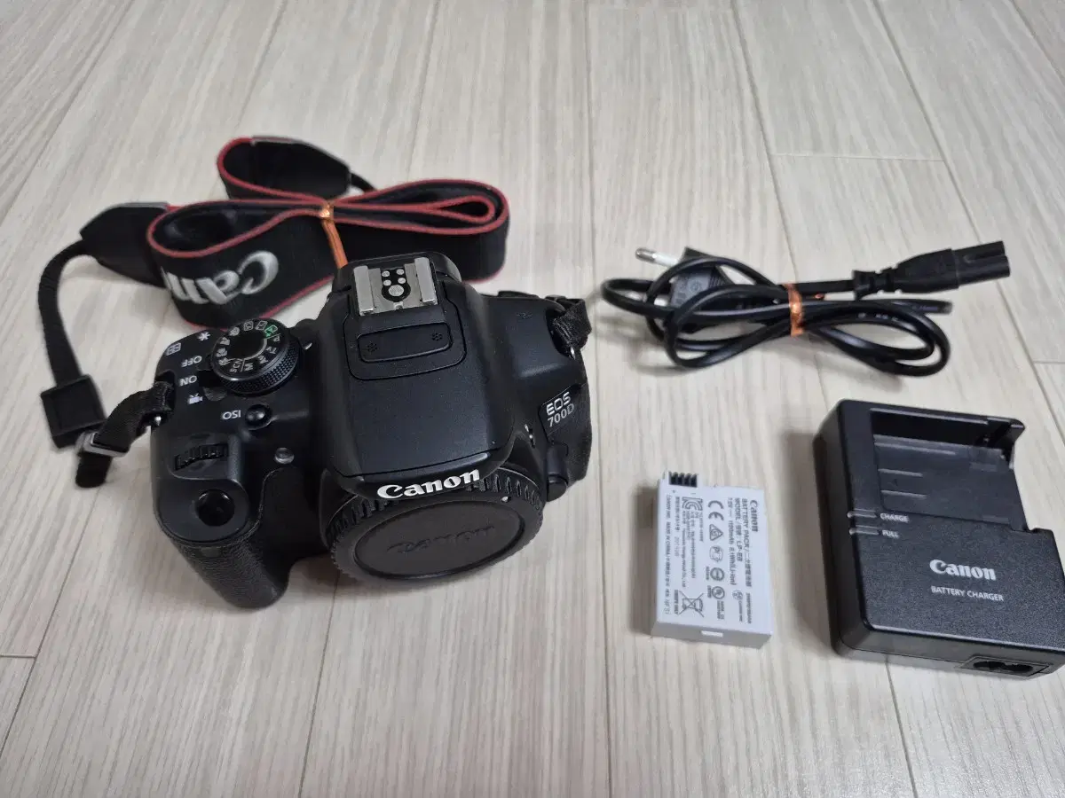 캐논 DSLR 카메라 EOS 700D 바디세트