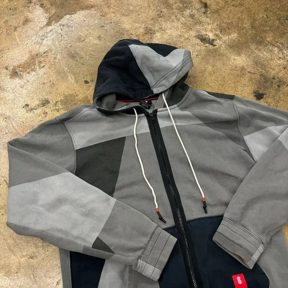 Genuine/L)Nike limited edition kai full zip hoodie zip up