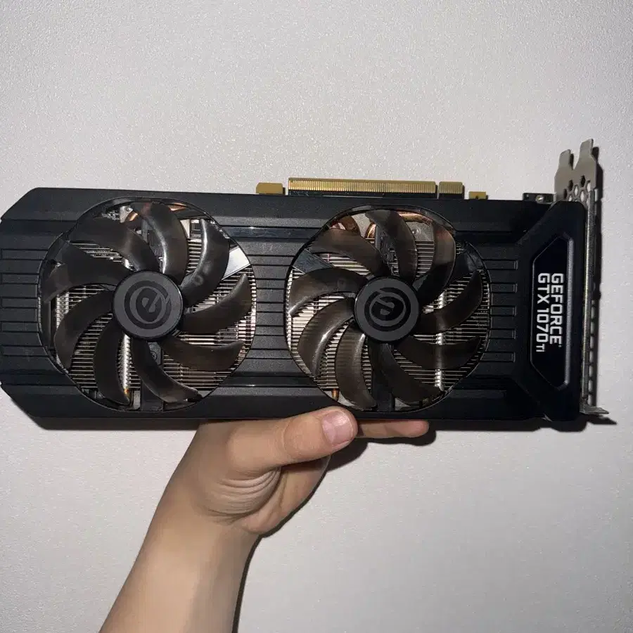 상태좋은 이엠택 Geforce GTX1070Ti 8GB 팝니다