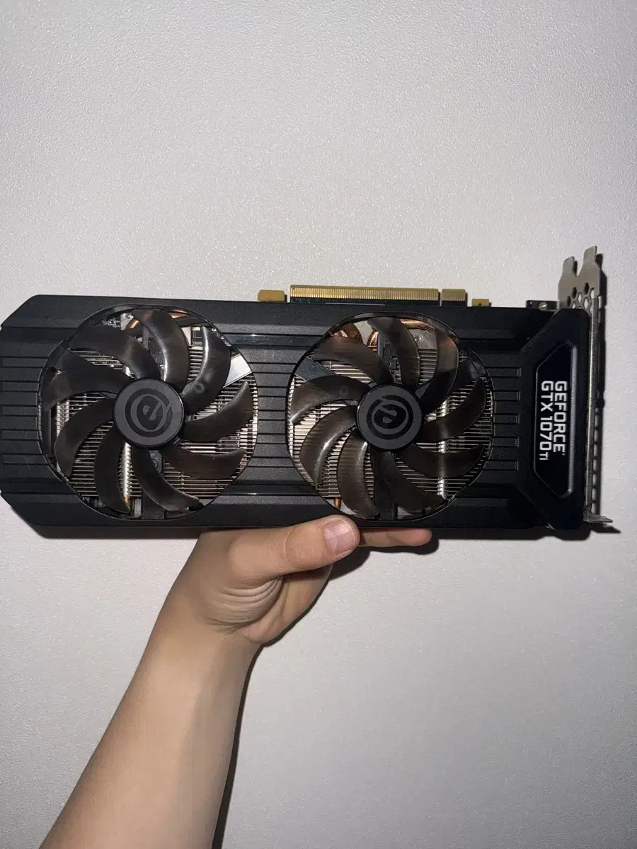 상태좋은 이엠택 Geforce GTX1070Ti 8GB 팝니다