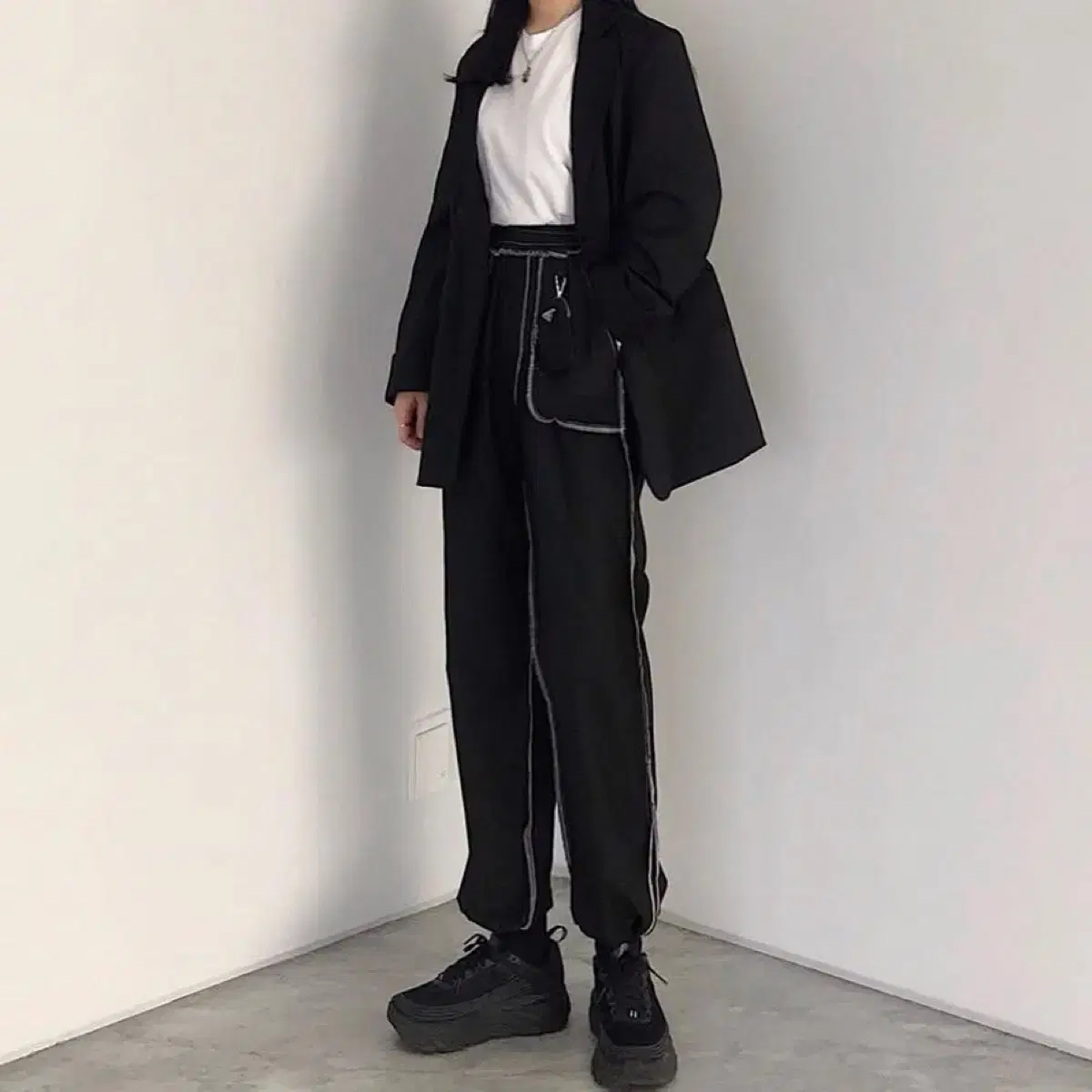 Pianari inside out trousers 블랙