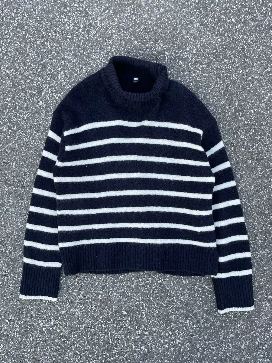 Uniqlo Stripe Kint