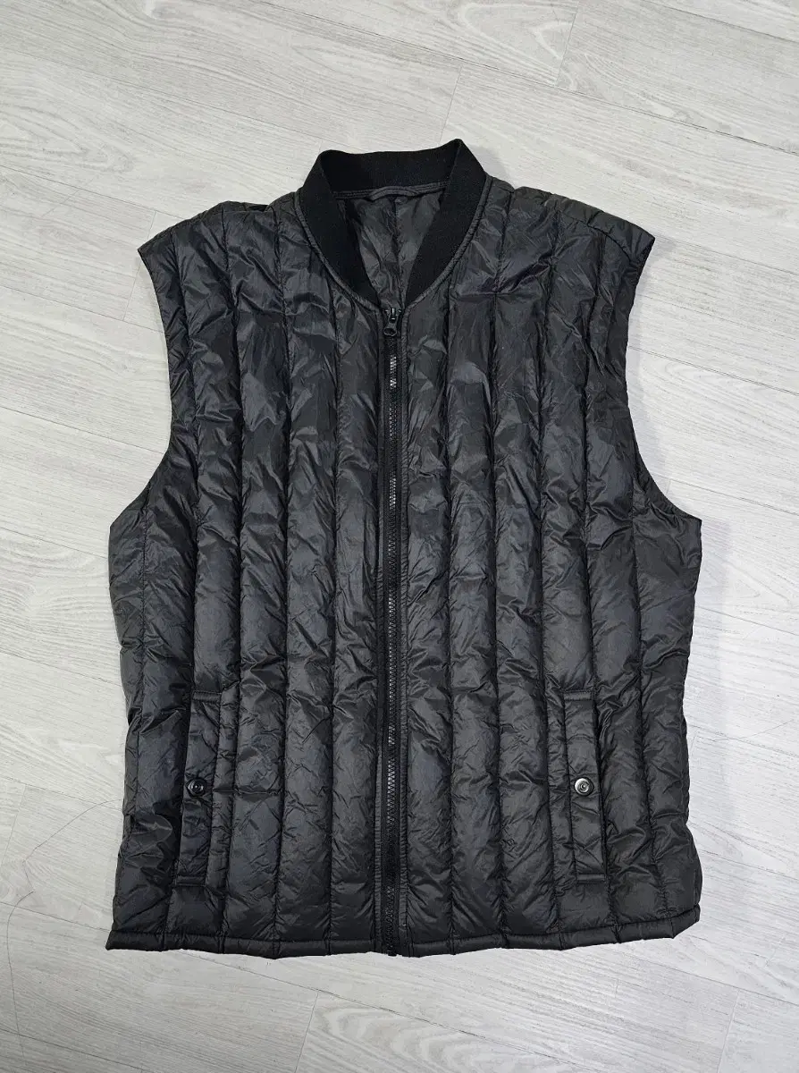 giordano.down-lightweight.zip-up.vest.105black.completely.new.level