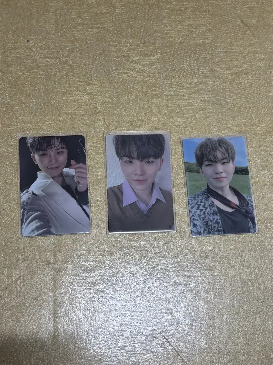 Seventeen woozi photocard sells unod feathersun in bulk