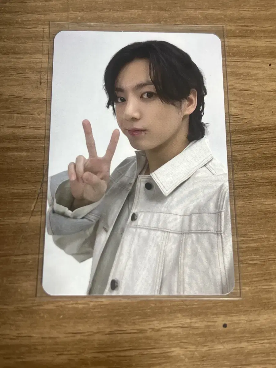 BTS Army Lounge jeon jungkook photocard wts sells