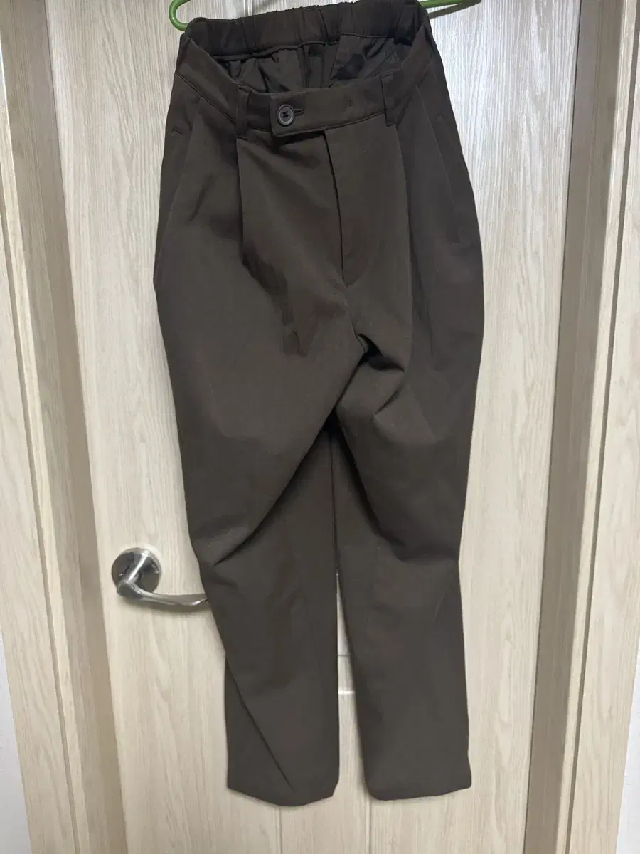 [S] Beyond the Keys Fluffy Banded Silhouette Pants