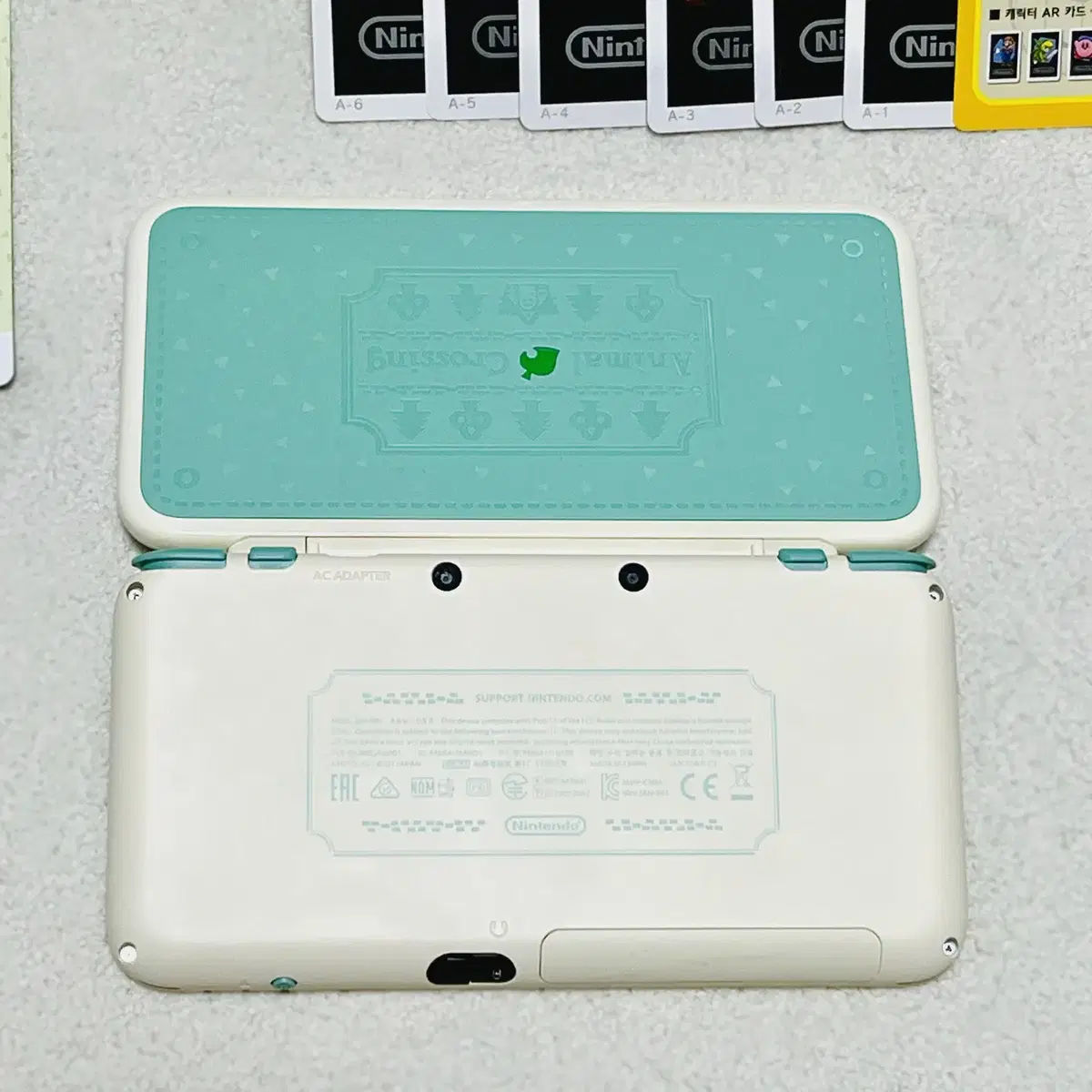 닌텐도 2ds xl 튀어나와요 동물의 숲 에디션