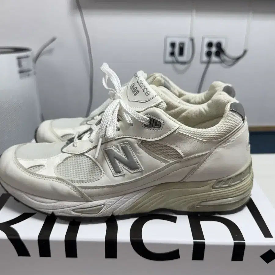 뉴발란스 m991whi 270사이즈 박스X