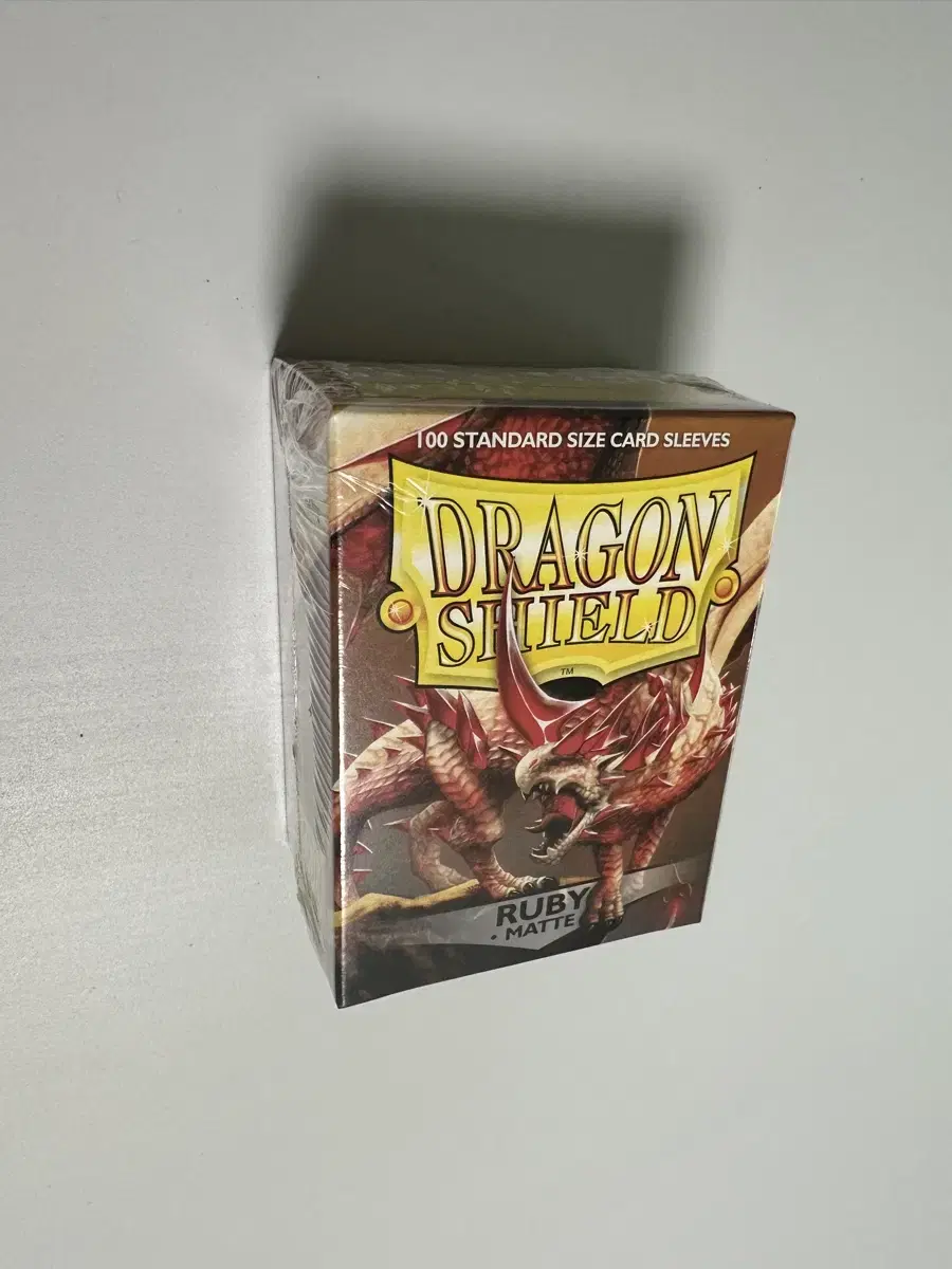 Dragon Shield Standard Size kard 100 Sleeves Ruby Matte