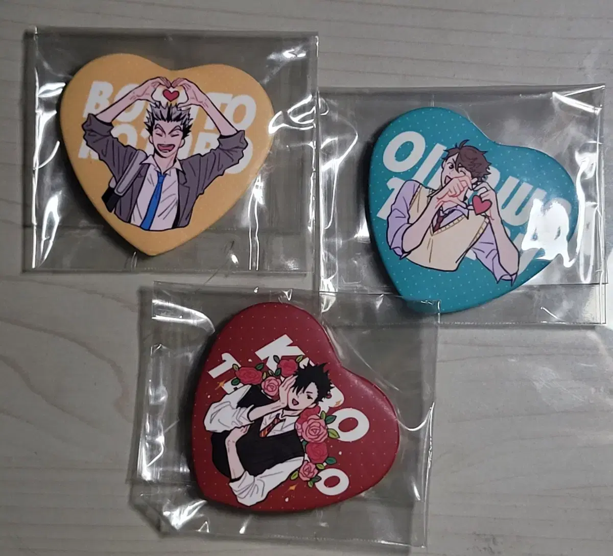 Price dropX) haikyuu Kuroo Oikawa Bokuto Heart Can Badge sealed in bulk