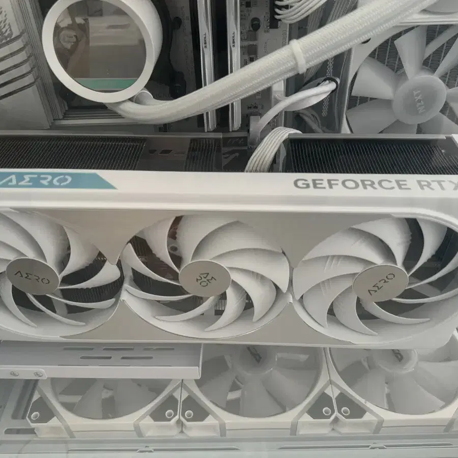 이엠텍 지포스 RTX 4080 SUPER MIRACLE WHITE D6X