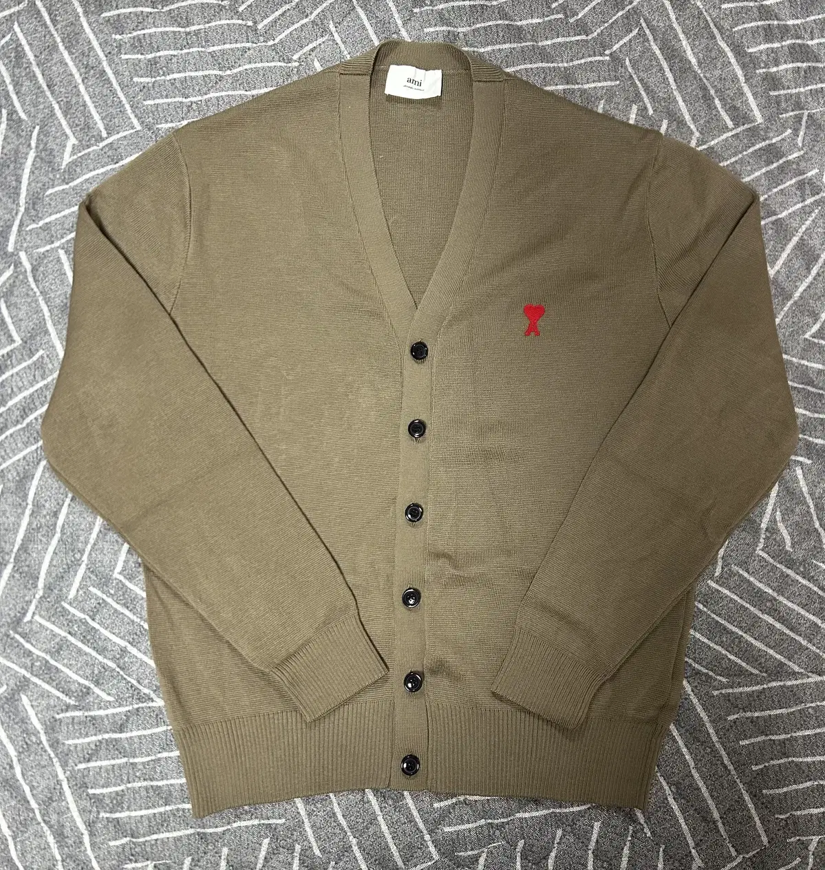 Ami Small Logo Merino Wool Cardigan [2XL]