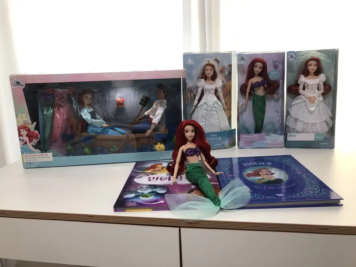 Older versions of The Little Mermaid Kiss the Girl Deluxe and others bulk Ariel Set