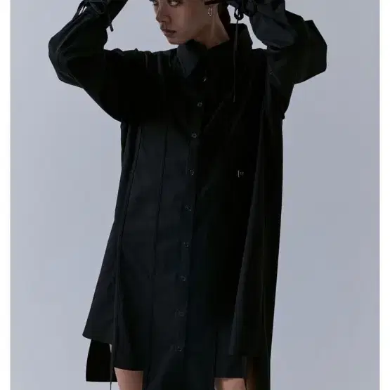 새)트리밍버드 Stepped Hemline Long Strap shirt