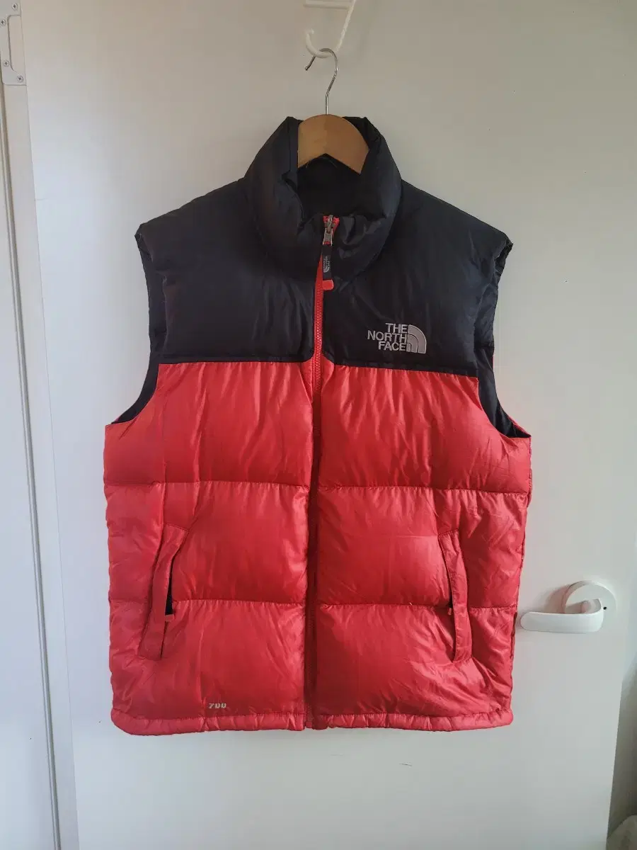 The North Face Knopsy Puffer Vest (Goose Down)100