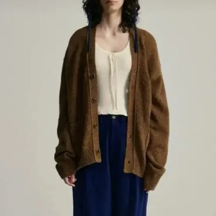 더바넷 shaggy dog knit cardigan camel 가디건