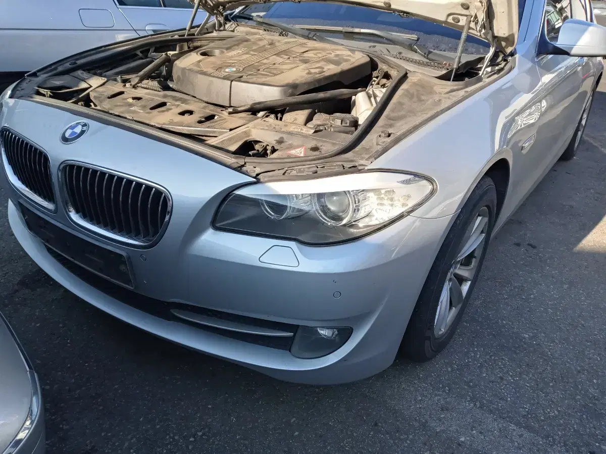 bmw f10 12년식520D 부품 판매합니다,