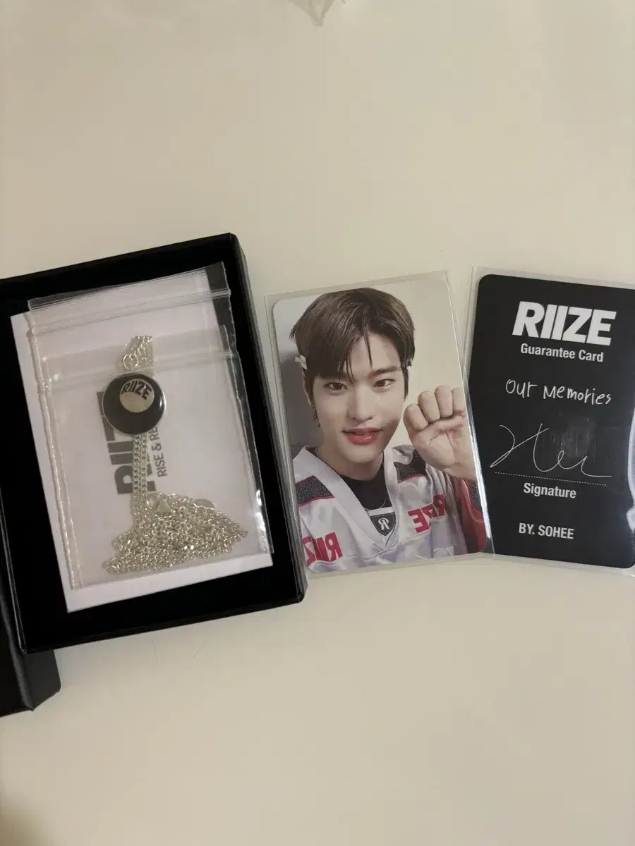 Rize sohee pop up Necklace photocard md WTS