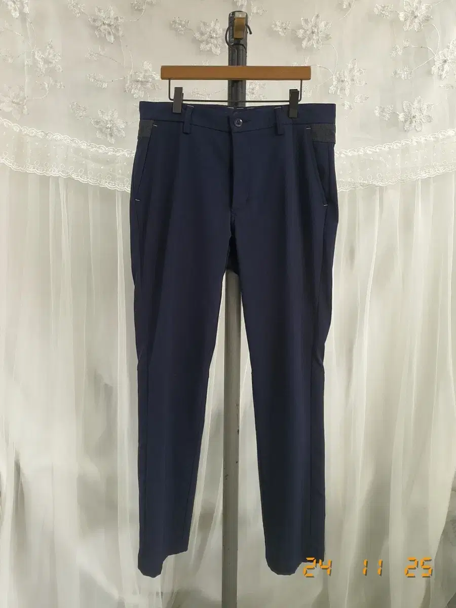 Adidas LEE YEOREUM Pants M, Navy