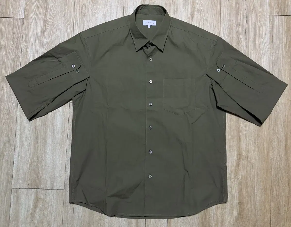 SEW Relaxed Shirt Olive