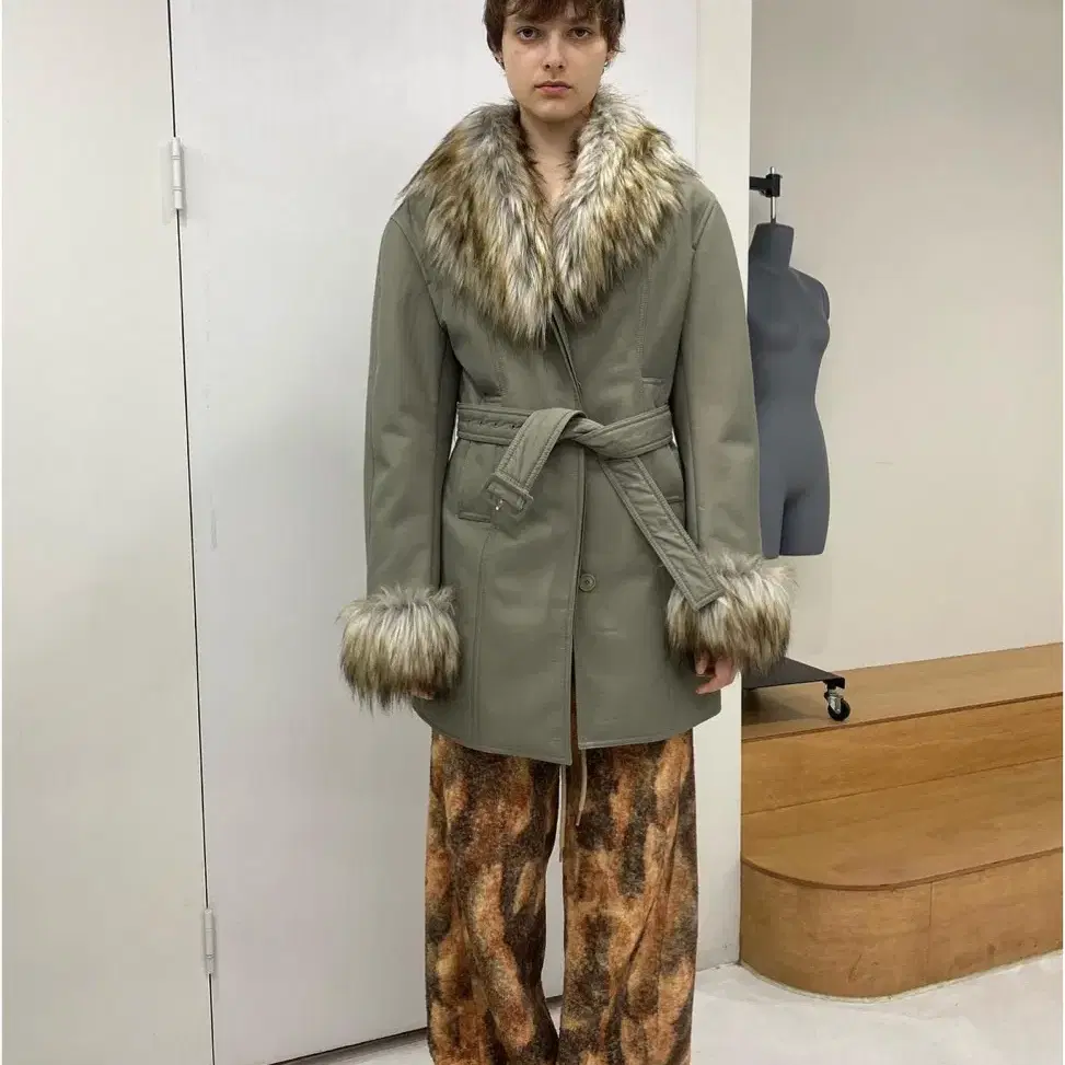 OPEN YY 오픈와이와이FAUX FUR TRIMMING JACKET