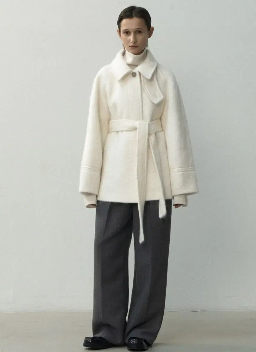 아틀리에나인 hairy wool belted half coat