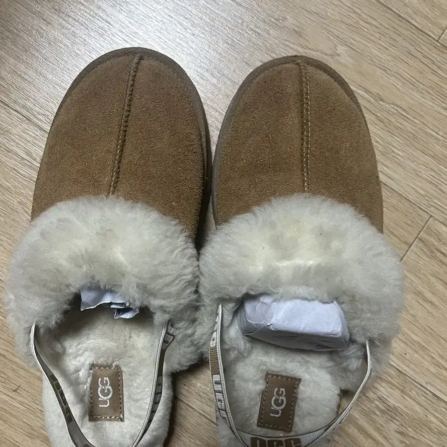 UGG 어그 키즈 펀케트 240