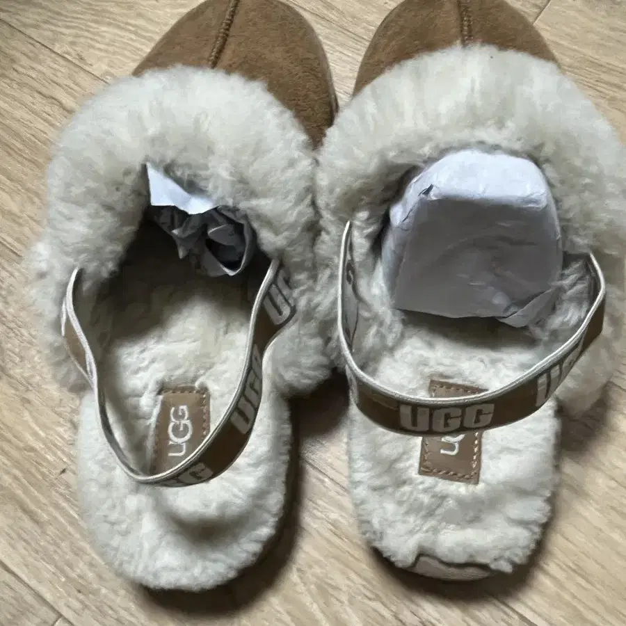 UGG 어그 키즈 펀케트 240