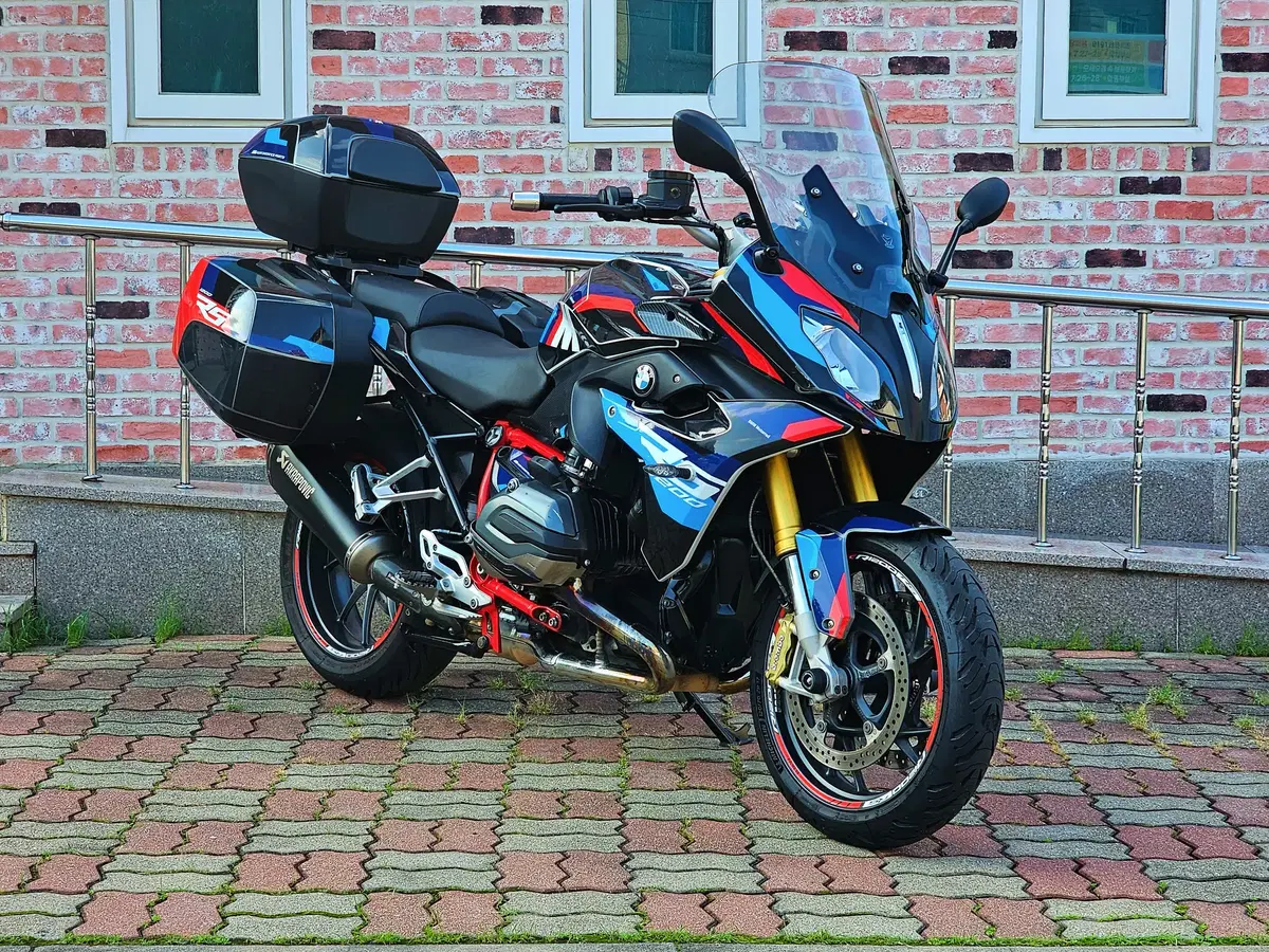 2017년식 bmw r1200rs 키로수 짧음