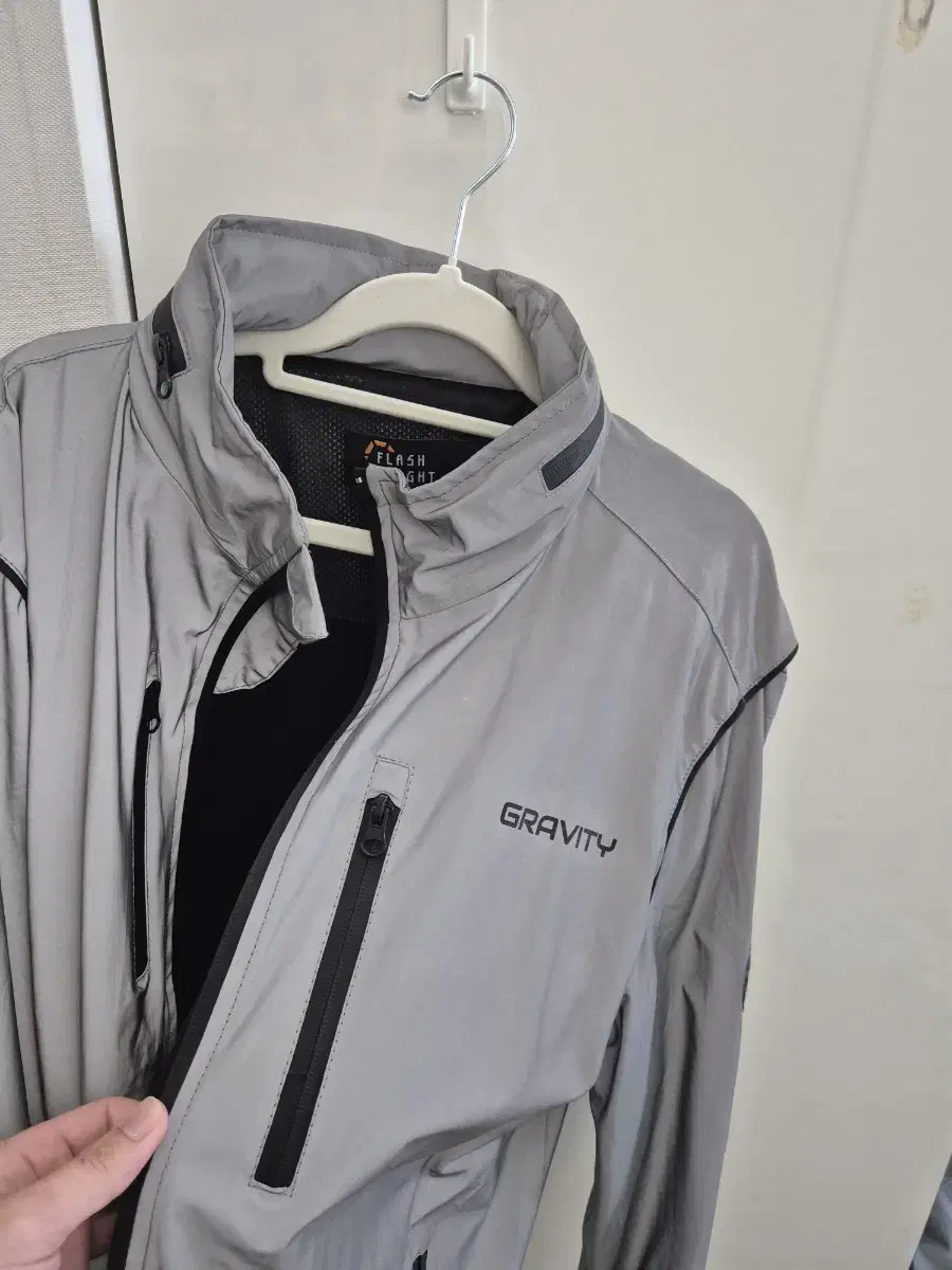 Gravity Flashlight Reflective Jacket