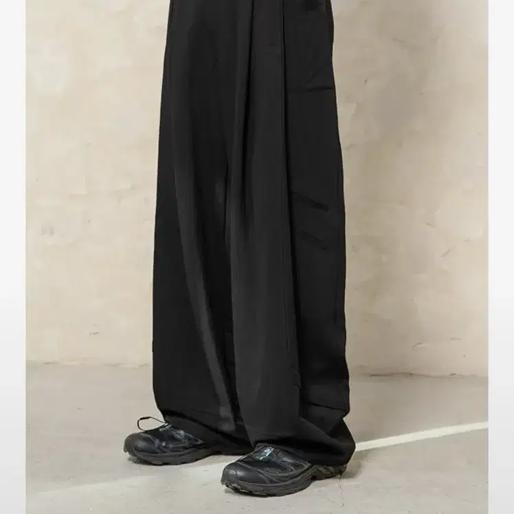 비긴202 Nycoma Two Tuck Pants V2 [Black]