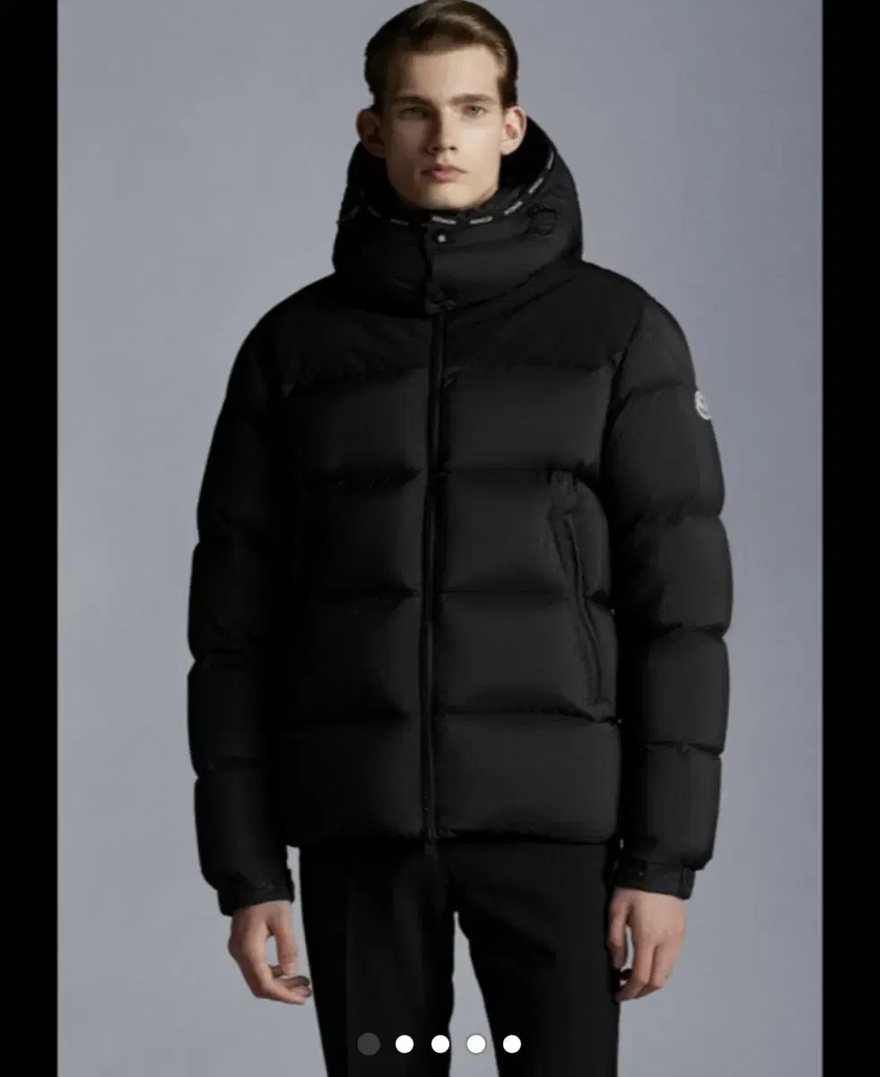 [Department Store Genuine]Moncler Wigner puffer size 4 sells.