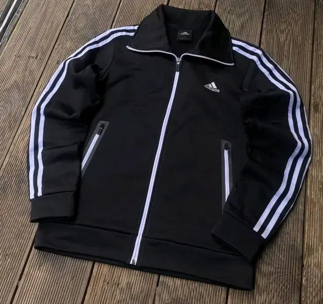 adidas Triangle Logo Black Jersey 100