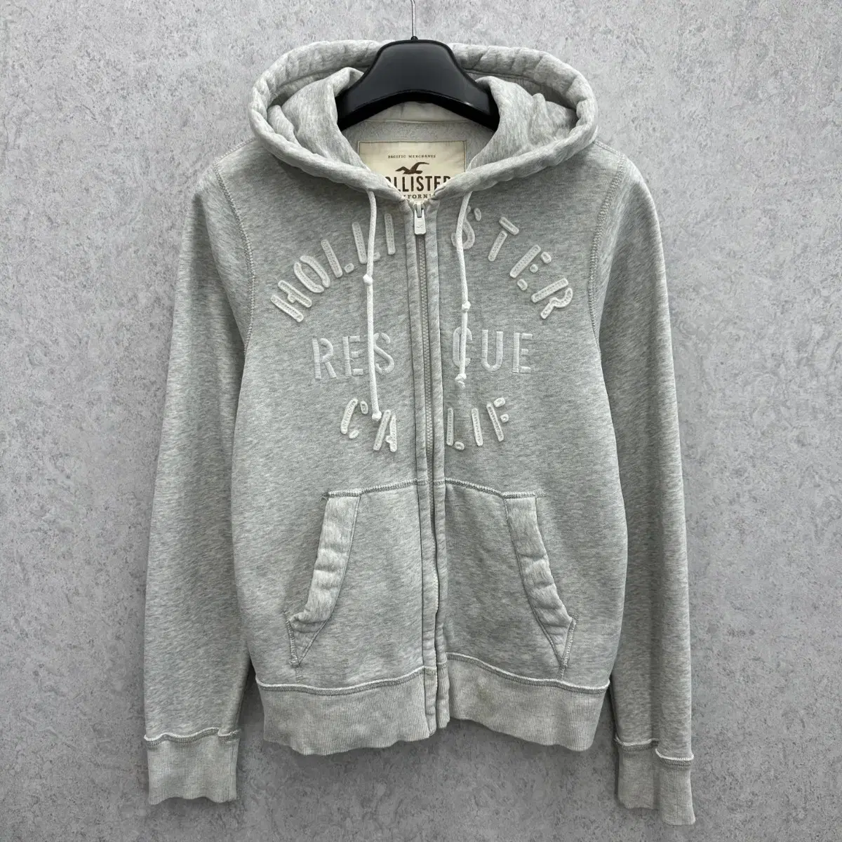 90 Hollister Men's Hooded Zip Up