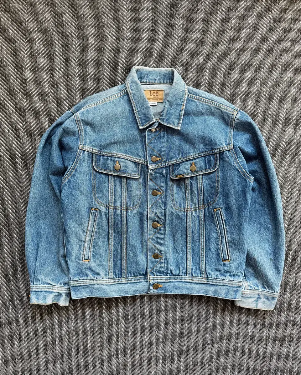 90s Lee Twin Drops Licensed Denim Jacket (100)