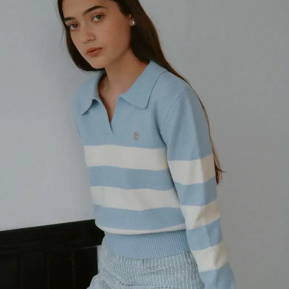 [로라로라]COLLAR LOGO STRIPE KNIT BLUE