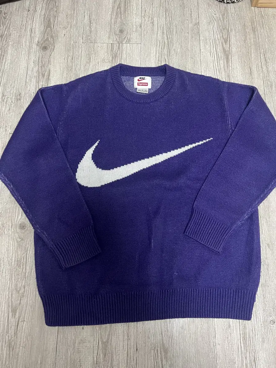 Supreme Nike Knit Size L